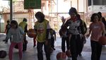 Potret Siswa-siswi SLBN Semarang Bergembira Main Basket Bersama
