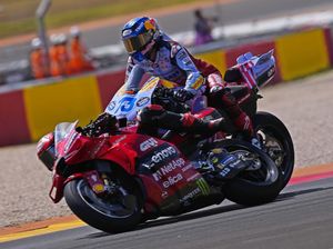 Bezzecchi Bela Bagnaia, Kritik Pedas Alex Marquez: Mungkin Dia Buta...
