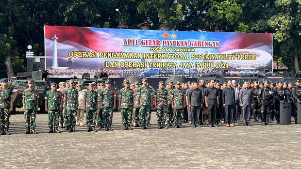 TNI-Polri Gelar Apel Pasukan Pengamanan Kunjungan Paus Fransiskus dan ISF 2024