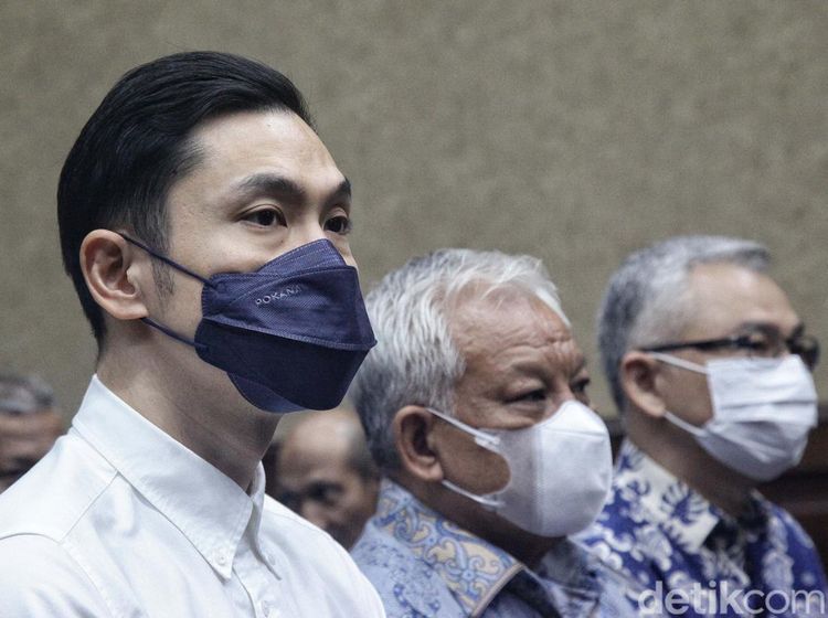 Tutupi Muka dengan Masker, Harvey Moeis Jalani Sidang Lanjutan