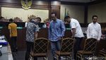 Tutupi Muka dengan Masker, Harvey Moeis Jalani Sidang Lanjutan
