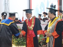 Luluskan Ribuan Mahasiswa, Ini Pesan Rektor Universitas Jambi ke Wisudawan