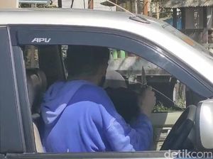 Coba Rampas Mobil Taksi Online di Bali, WN Rusia Diamuk Massa