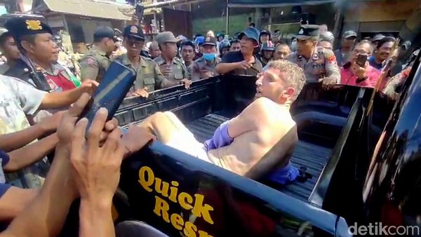 Zebralar orasidagi jinsiy aloqa videosini korsatish