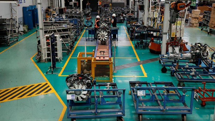 Ilustrasi pabrik otomotif. Foto: REUTERS/Karen Toro