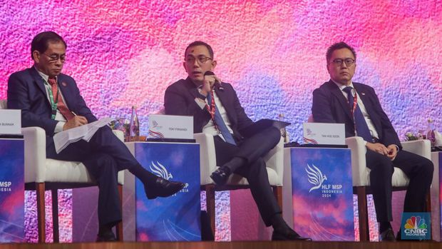 CEO PT Pertamina International Shipping (PIS), Yongki Firnandi saat sesi panel diskusi dalam acara High-Level Forum on Multi-Stakeholder Partnerships (HLF-MSP) 2024 di Bali International Convention Center (BICC), Nusa Dua, Bali, Selasa (3/9/2024). (CNBC Indonesia/Faisal Rahman)