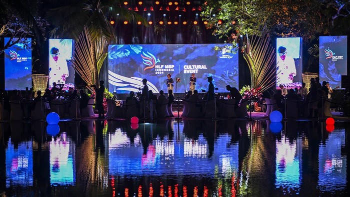 Seniman menampilkan musik tradisional dalam cultural event HLF MSP 2024 di Nusa Dua, Bali, Senin (2/9/2024). Kegiatan tersebut merupakan rangkaian dari High-Level Forum on Multi-Stakeholder Partnerships di Nusa Dua, Bali pada 1-3 September 2024. ANTARA FOTO/Media Center IAF II-HLF MSP/Nyoman Hendra Wibowo.