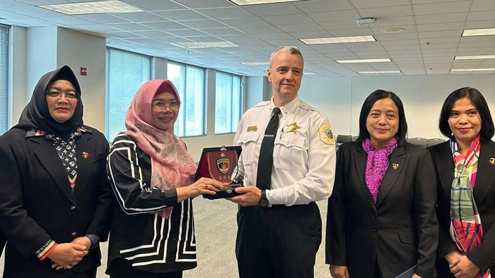 Delegasi Polwan RI Studi Komperatif di Chicago