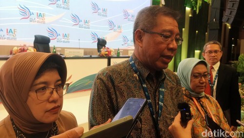 Deputi Bidang Ekonomi, Kementerian PPN/Bappenas Amalia Adininggar Widyasanti dan Deputi Bidang Politik, Hukum, Pertahanan dan Keamanan, Kementerian PPN/Bappenas Bogat Widyatmoko. (Foto: Ni Made Lastri Karsiani Putri/detikBali)