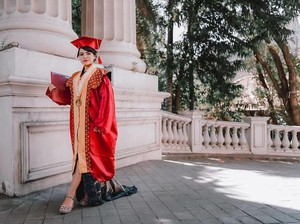 Jadi Sarjana, Dinar Candy Perbaiki Diri Usai Kasus Bikini dan Terlalu Bebas