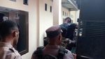 Penampakan Truk di Dogiyai Ditembak OTK hingga 1 Penumpang Luka