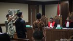 Ekspresi Crazy Rich Surabaya Budi Said di Sidang Korupsi Emas Antam
