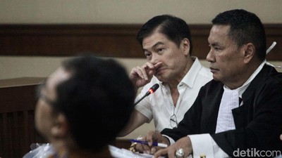 Ekspresi Crazy Rich Surabaya Budi Said di Sidang Korupsi Emas Antam