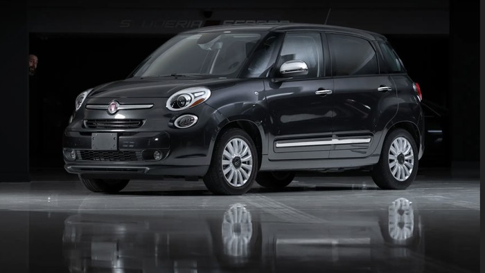 Fiat 500L bekas Paus Fransiskus