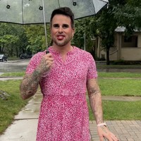 Dengan percaya diri, pria 36 tahun itu tampil dengan dress dan pakaian-pakaian wanita, lengkap dengan makeup glamour. Foto: dok. Instagram @josh_seiter_official