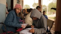 Paraguay juga melarang tindakan aborsi termasuk kasus korban pemerkosaan. Para wanita yang melakukan aborsi dapat dihukum dengan hukuman penjara.