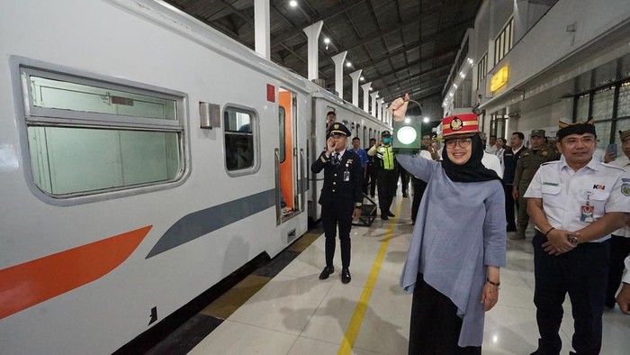KA Mutiara Timur rute Ketapang-Surabaya Pasar Turi