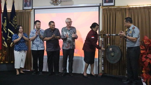 Kanwil Kementerian Hukum dan HAM Bali meluncurkan aplikasi Lapor Bang Made di Aula Rumah Detensi Imigrasi (Rudenim) Denpasar, Selasa (3/9/2024). (Foto: Kanwil Kemenkumham Bali)