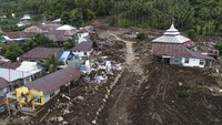Pemerintah Kota Ternate akan merelokasikan warga korban banjir bandang di Kelurahan Rua ke tempat yang lebih aman dan menyiapkan lahan sekitar 2,6 hektare di Kelurahan Jambula yang nantinya akan dibangun 100 unit rumah.