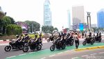 Lambaian Tangan Paus Fransiskus Saat Melintas di Bundaran HI Jakarta