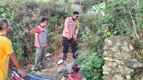 Lokasi penemuan bayi laki-laki di semak-semak dekat pemukiman warga di Ungasan, Kuta Selatan, Badung, Selasa (3/9/2024). (Dok Polresta Denpasar)