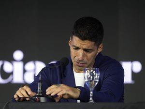 Luis Suarez Pensiun dari Timnas Uruguay