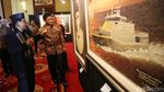 Melihat Beragam Lukisan Bertema Alutsista