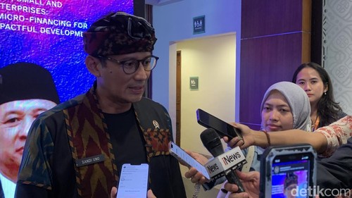 Menparekraf Sandiaga Salahudin Uno saat ditemui di Bali International Convention Center (BICC), Nusa Dua, Kuta Selatan, Badung, Bali, Selasa (3/9/2024). (Foto: Rizki Setyo Samudero/detikBali)