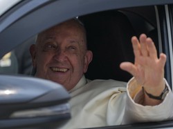 Kenapa di Indonesia Pope Disebut Paus?