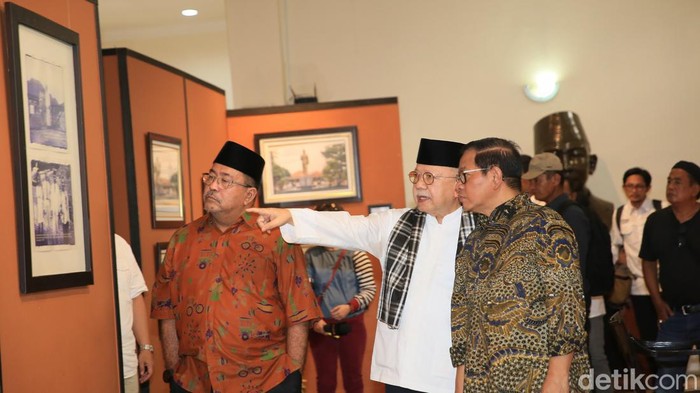 Calon Gubernur Pramono Anung Cawagub Jakarta Rano Karno menemui mantan Gubernur Jakarta Fauzi Bowo di Museum Muhammad Thamrin, Jakarta Pusat, Selasa (3/9/2024).