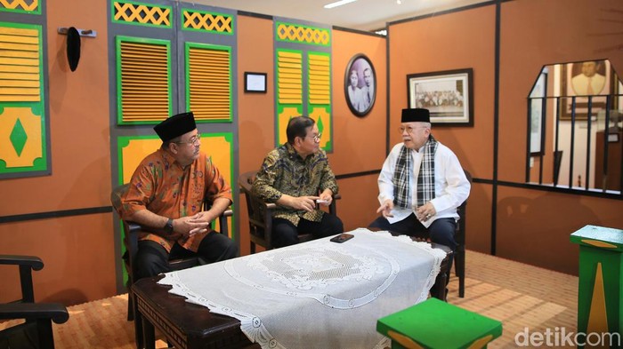 Momen Pramono-Rano Karno Temui Fauzi Bowo di Museum MH Thamrin Calon Gubernur Pramono Anung Cawagub Jakarta Rano Karno menemui mantan Gubernur Jakarta Fauzi Bowo di Museum Muhammad Thamrin, Jakarta Pusat, Selasa (3/9/2024).