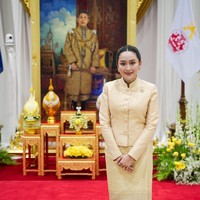 Paetongtarn Shinawatra menjadi perdana menteri Thailand setelah mendapat 319 suara dari anggota parlemen. Ia merupakan PM termuda yang pernah memimpin di Negeri Gajah sekaligus di dunia pada usia 37 tahun. Paetongtarn adalah anggota keempat dari keluarga Shinawatra yang menjabat posisi itu.Foto: Instagram Paetongtarn Shinawatra