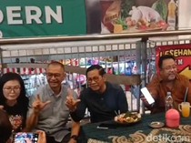 Pramono-Rano Makan Malam di Blok M, Warga Bergilir Ngajak Selfie