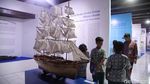 Semangat Pelajar Mengenal Miniatur Kapal-kapal Monumental