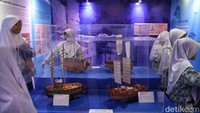 Pameran The Monumental Ships: Shared Cultural Heritage, Sharing the Memories dibuka sejak tanggal 22 Agustus lalu hingga 26 Oktober 2024 mendatang. Pameran buka setiap hari Selasa sampai Minggu pada pukul 09.00-15.00 WIB. Pameran The Monumental Ships: Shared Cultural Heritage, Sharing the Memories dibuka sejak tanggal 22 Agustus lalu hingga 26 Oktober 2024 mendatang. Pameran buka setiap hari Selasa sampai Minggu pada pukul 09.00-15.00 WIB.