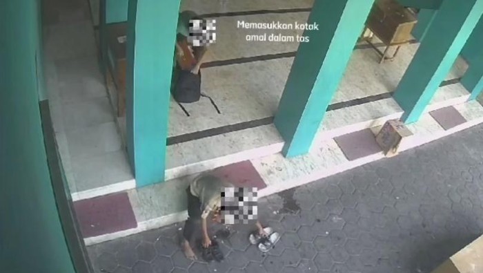 Pelajar curi kotak amal