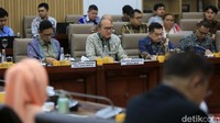 Angka yang saat ini disetujui sebesar Rp 681,88 miliar. Karena kalau kita lihat pagu anggaran 2025 tersebut kegiatan ini hanya bisa kita gunakan untuk kegiatan rutin seperti belanja gaji, operasional kantor, kata Rosan, di Senayan, Jakarta, Selasa (3/9/2024).  