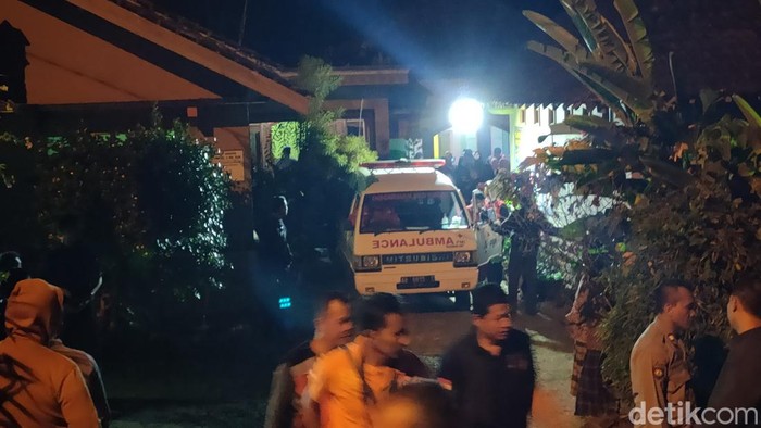 Suasana TKP polisi meninggal dunia di Dusun Gendu, Kalurahan Jatimulyo, Kapanewon Girimulyo, Kulon Progo, Selasa (3/9/2024).