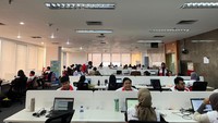 Data yang bermasalah tersebut seperti foto yang diunggah pecah atau STNK pendaftar tertekuk saat difoto sehingga tidak terbaca sistem. Karena sistem tidak bisa membaca, maka verifikasi dilakukan secara manual.