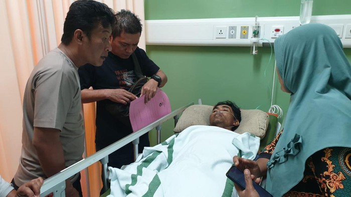 Tetangga yang dibacok seorang kakek di Probolinggo. Sang kakek cemburu menduga istrinya berselingkuh.
