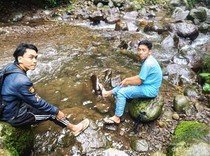 Trekking Seru dan Menantang Menuju Curug Lawe di Semarang