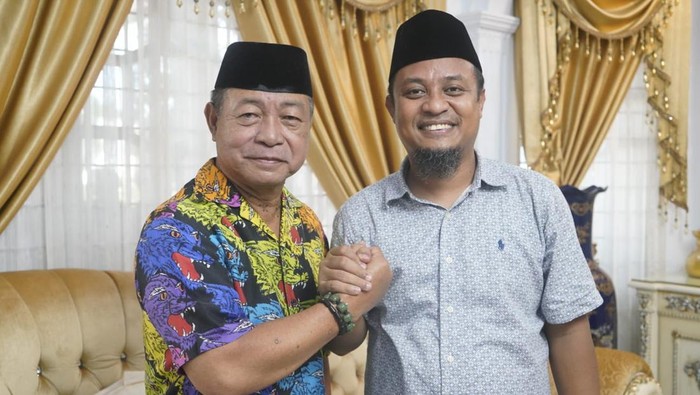 Wakil Bupati Gowa Abdul Rauf Mallaguna (KAraeng Kio) dan Andi Sudirman Sulaiman (ASS) saat bertemua di kediaman Karaeng Kio di Kabupaten Gowa, Sulsel.