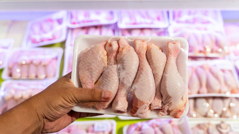 5 Kesalahan Menyimpan Ayam di Kulkas Ini Picu Risiko Kesehatan