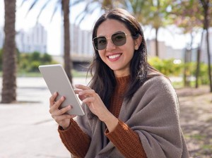 Tetap Nyaman Beraktivitas Saat Liburan, Pilih Lensa Sunglass yang Tepat