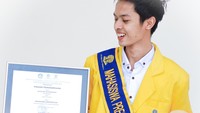 Alfin berkali-kali menjadi mahasiswa berprestasi di UT. Pada 2020, dia menjadi Mahasiswa Prestasi Utama UT pada 2020. Foto: Dok. Pribadi Alfin Dwi Novemyanto