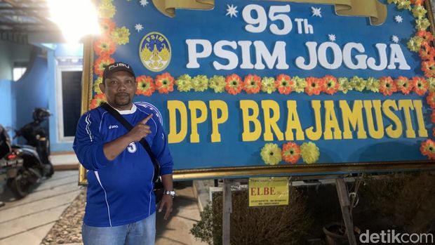 Brajamusti, suporter PSIM Jogja di Wisma PSIM, Rabu (4/9/2024) malam.