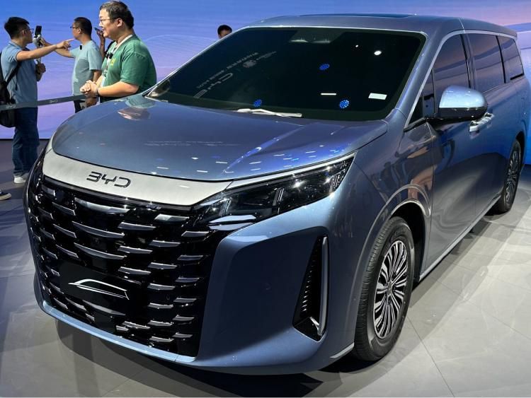 MPV Baru BYD Calon Penantang Toyota Alphard yang Dijual Mulai Rp 650 Jutaan