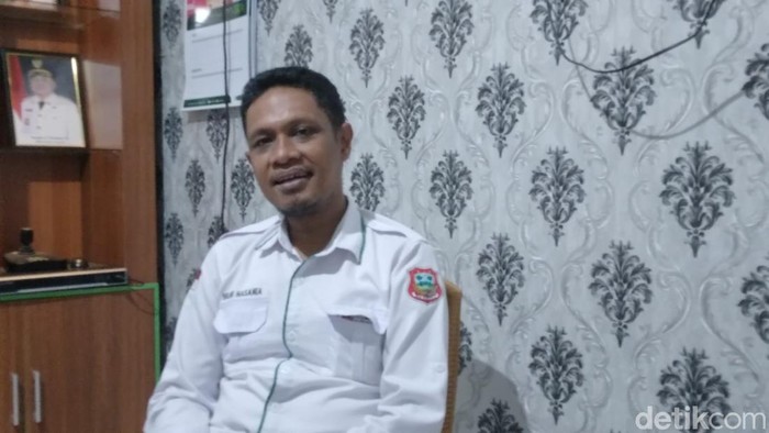 Kepala Desa  Mongolato, Yasir Hasania.