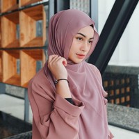 8 Warna Hijab yang Bikin Wajah Cerah, Semakin Glowing