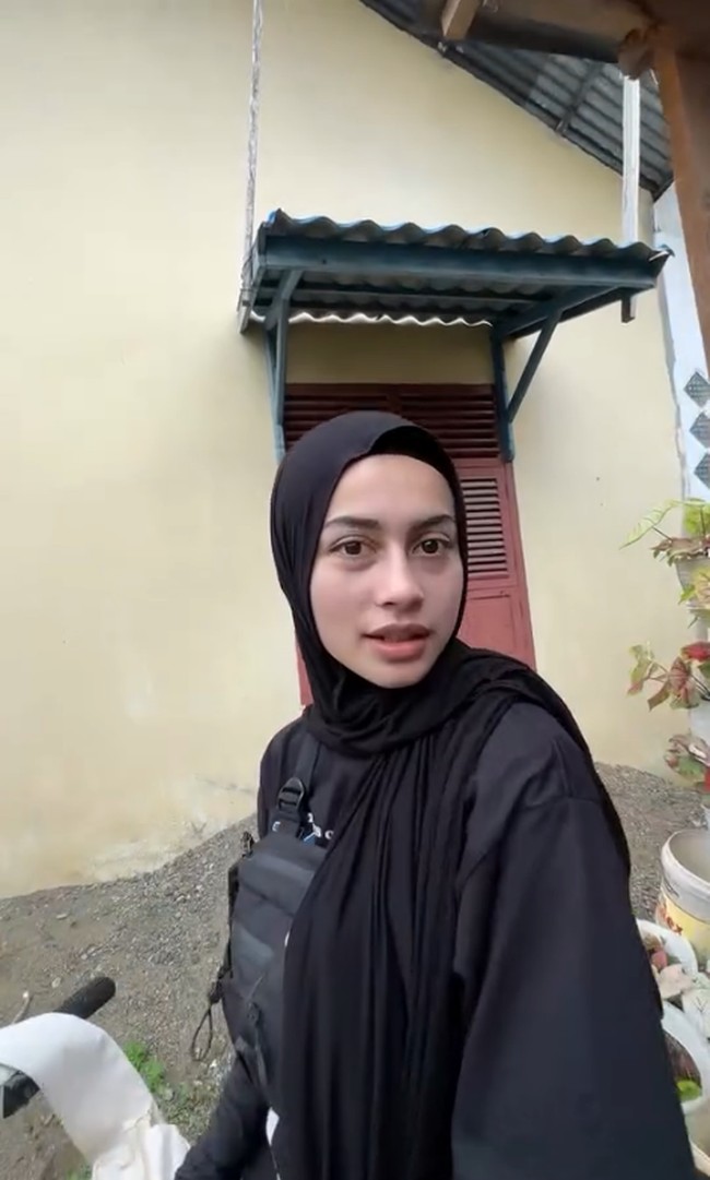 Warganet kerap menjodoh-jodohkan Sintya bersama Abidzar. Dalam unggahan di Instagram, dia mengaku tidak salting saat duet dengan Abidzar. Gak salting, biasa aja ko, tulis akun @sintyamarisca. Foto: Dok. Instagram @sintyamarisca.